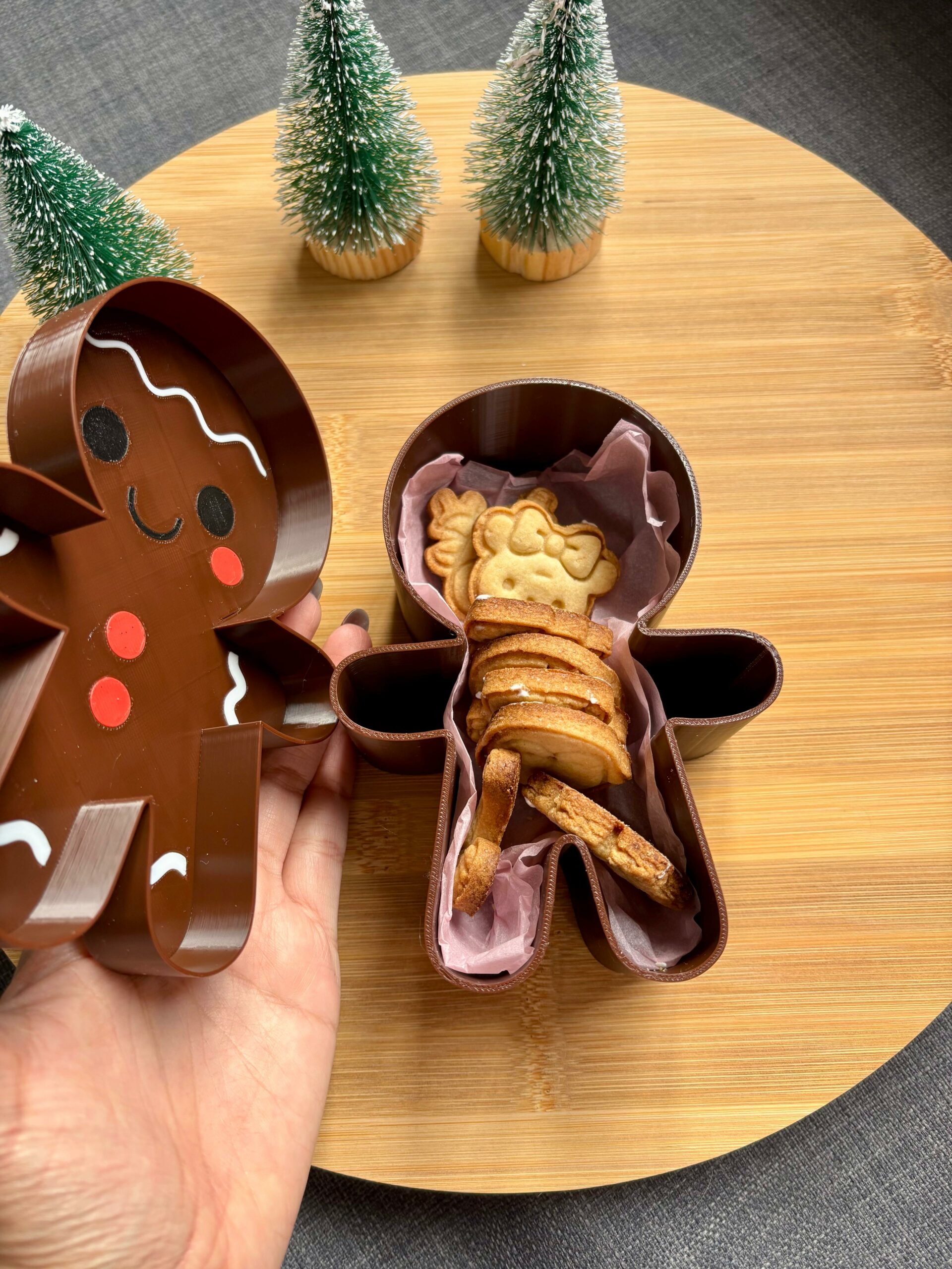 Cofre Navideño en Forma de Muñeco de Jengibre – 15 x 10 x 5 cm - Imagen 4