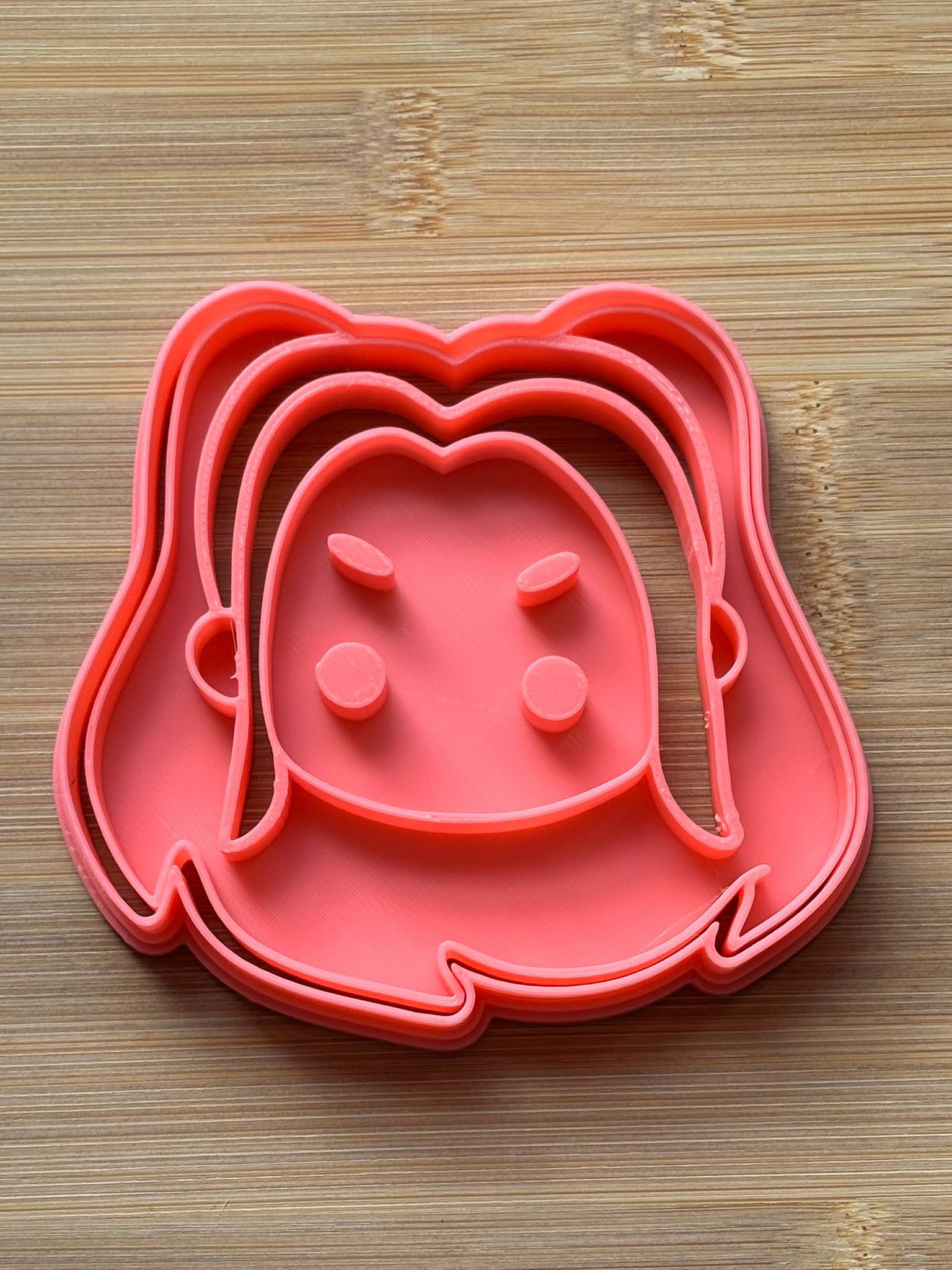 Demon Hunters Cortadores de Galletas (9 cm) - Imagen 2